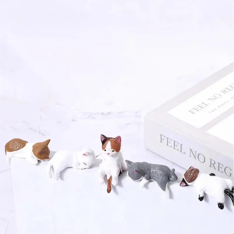 ⏰LAST DAY 60% OFF🔥 Hand-Painted Mini Cat Desk Figurines – Set of 5 Cute Cartoon Kitty Companions